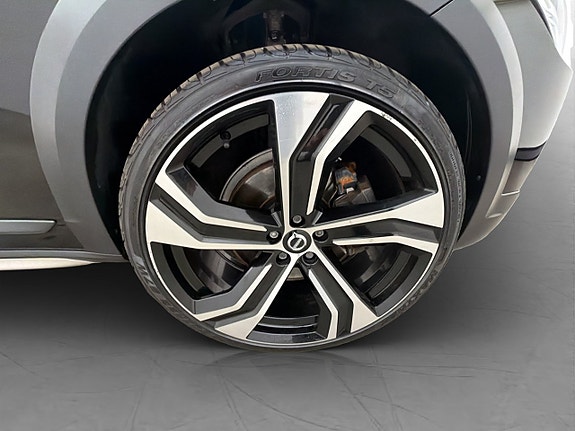 Volvo V90 Cross Country 13 of 30