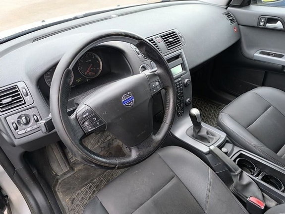 Volvo V50 7 of 10