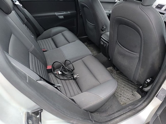 Volvo V50 9 of 10