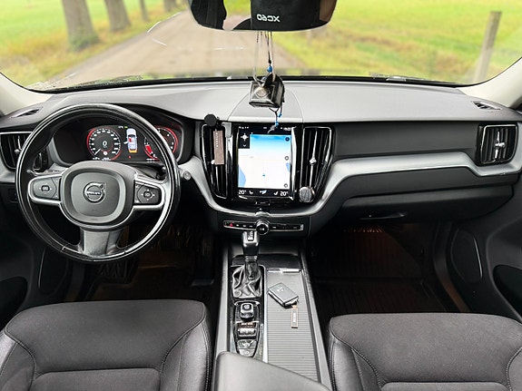 Volvo XC60 6 of 11