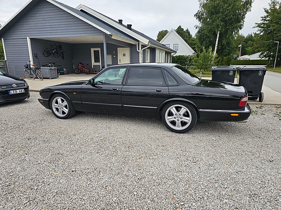 Jaguar XJR 4 of 10