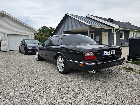 Jaguar XJR 10 of 10