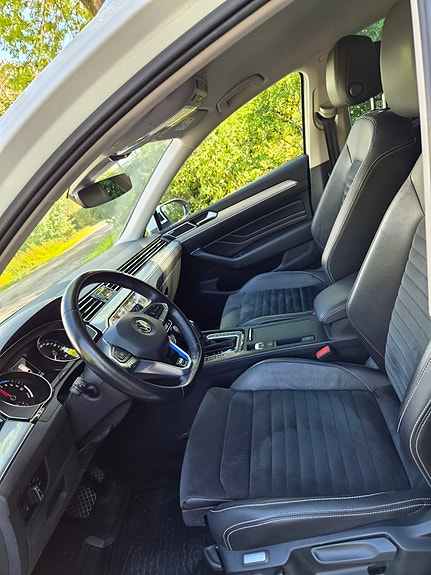 Volkswagen Passat 7 of 13