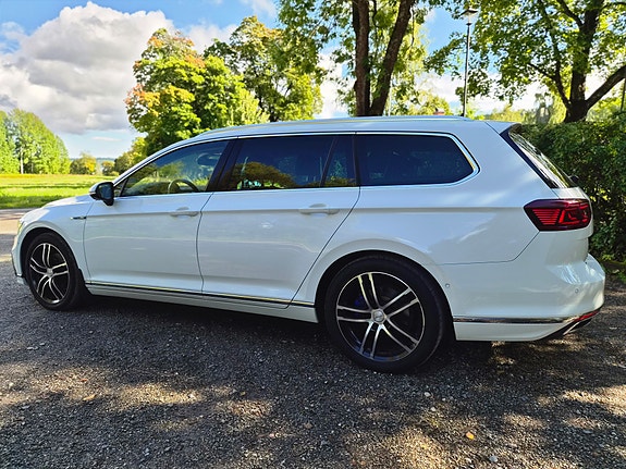 Volkswagen Passat 9 of 13