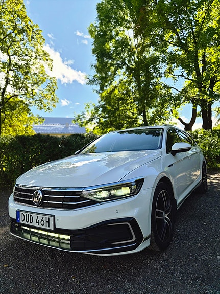 Volkswagen Passat 3 of 13