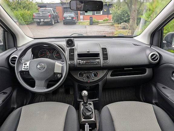 Nissan Note 8 of 11