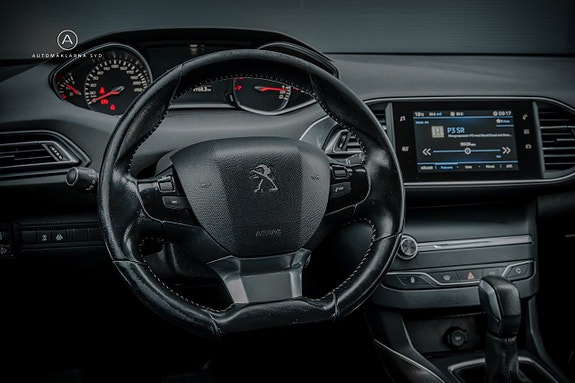 Peugeot 308 8 of 21