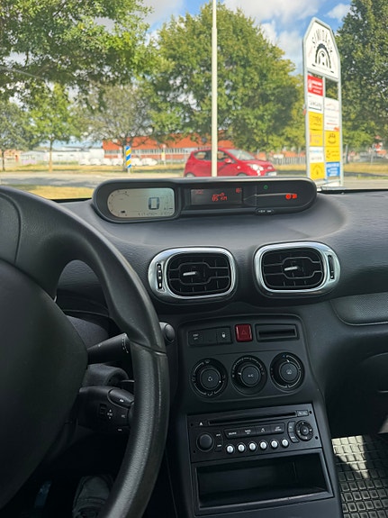 Citroen C3 Picasso 3 of 8