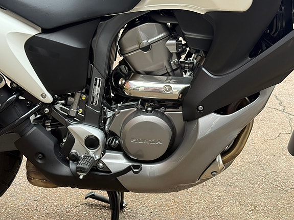 Honda XL700V 7 of 10