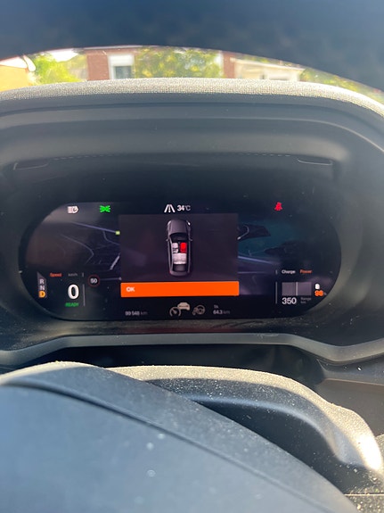 Volvo XC40 3 of 5