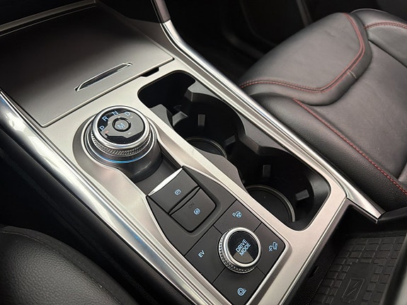 Ford Explorer 27 of 30
