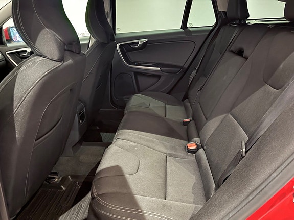 Volvo V60 10 of 16