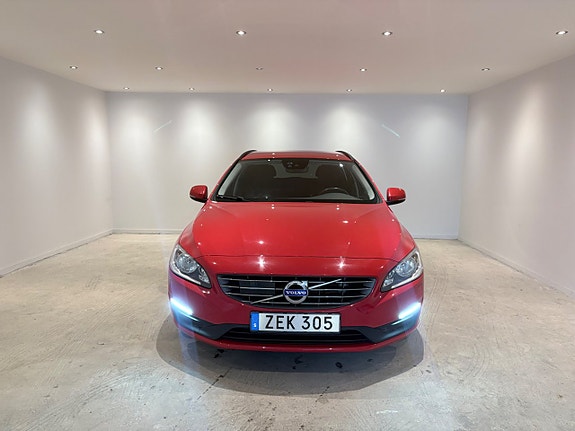 Volvo V60 2 of 16
