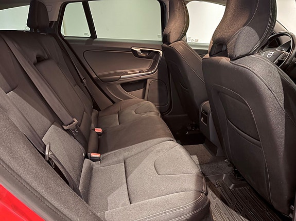 Volvo V60 9 of 16