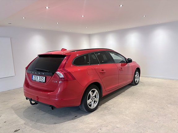 Volvo V60 8 of 16