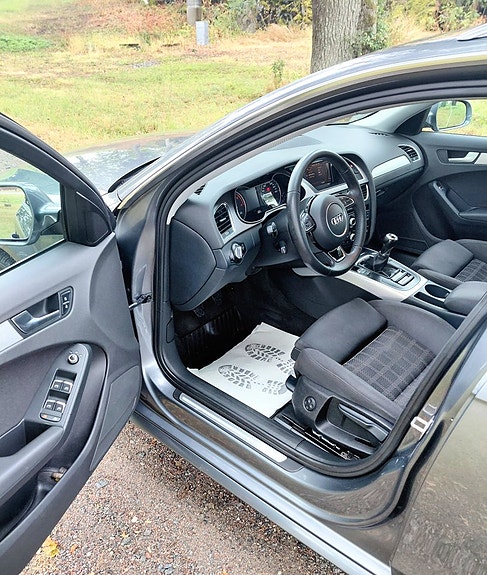 Audi A4 6 of 17