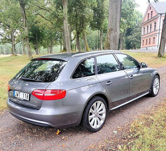 Audi A4 4 of 17