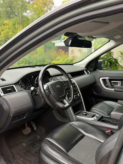 Land Rover Discovery Sport 4 of 9