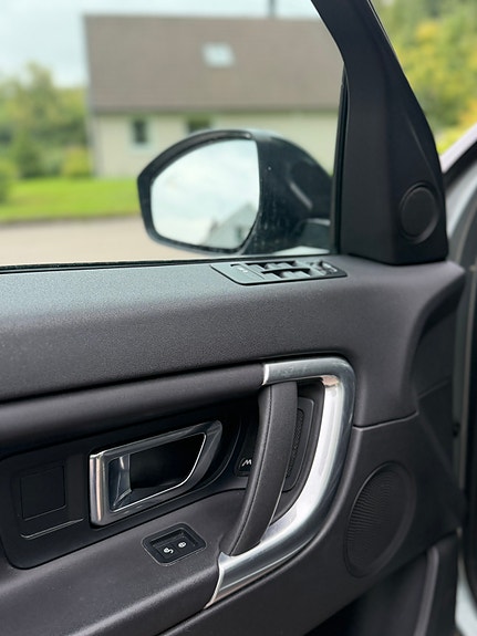 Land Rover Discovery Sport 5 of 9