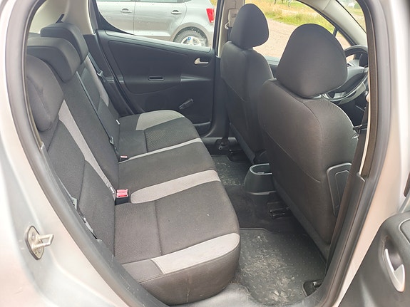 Peugeot 207 7 of 13