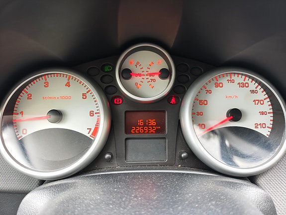 Peugeot 207 10 of 13