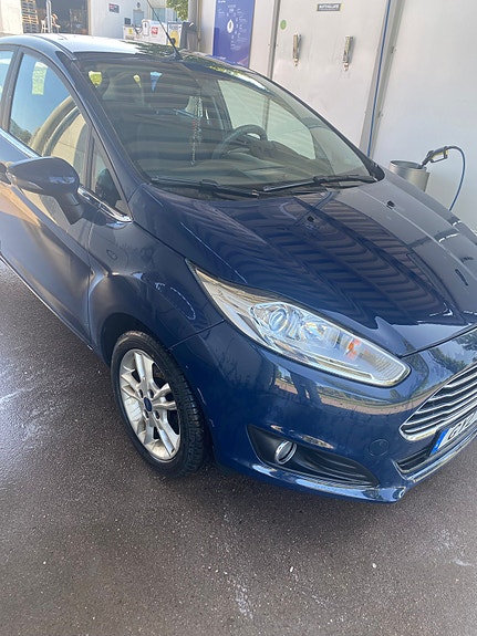 Ford Fiesta 4 of 5