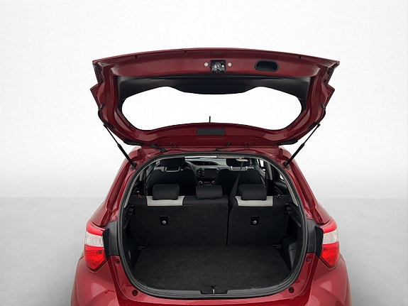 Toyota Yaris 25 of 29
