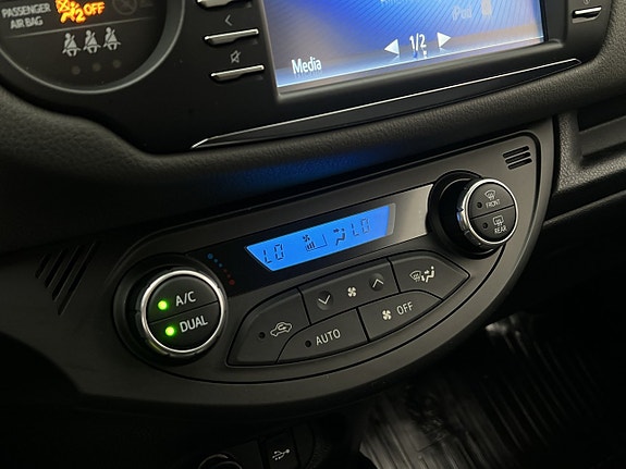Toyota Yaris 19 of 29