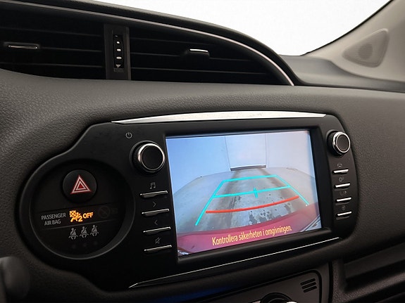 Toyota Yaris 17 of 29