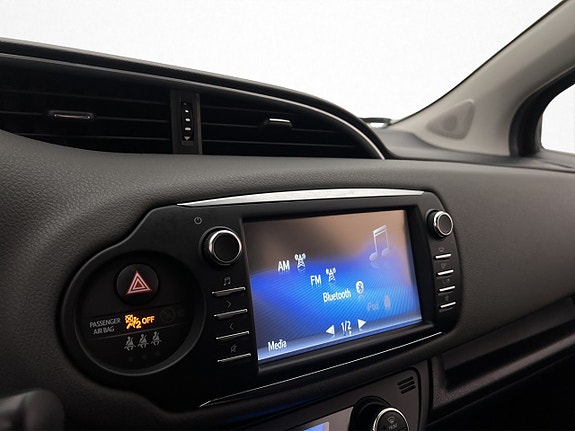 Toyota Yaris 18 of 29