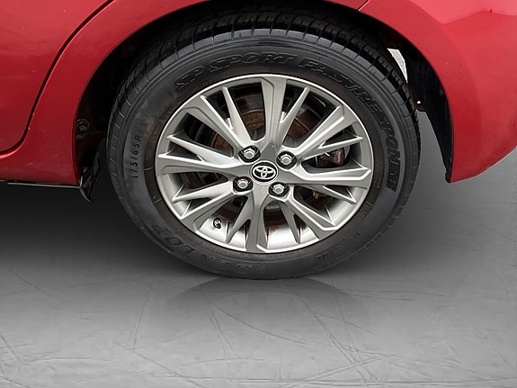Toyota Yaris 27 of 29