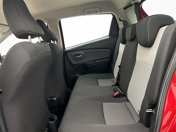 Toyota Yaris 24 of 29