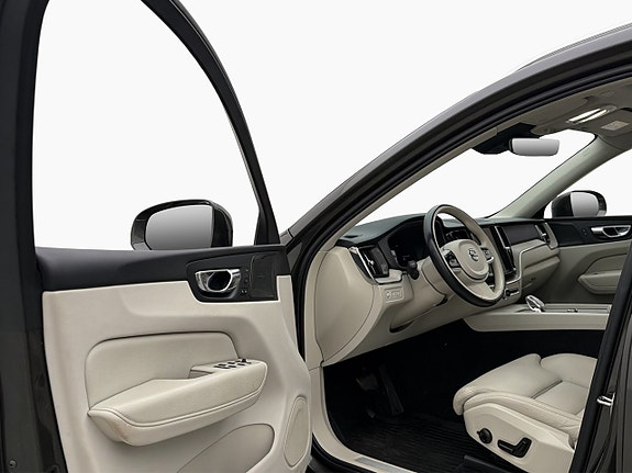 Volvo XC60 10 of 30