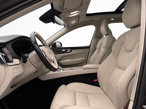 Volvo XC60 11 of 30