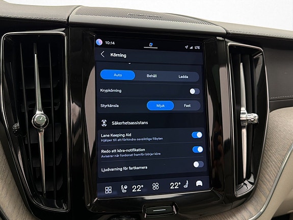 Volvo XC60 25 of 30