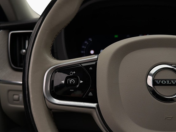 Volvo XC60 15 of 30