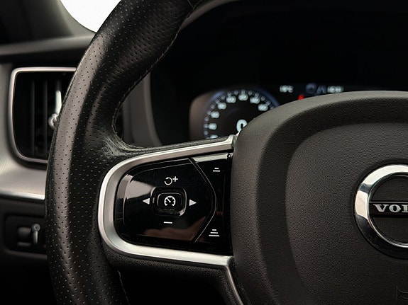 Volvo XC60 16 of 30