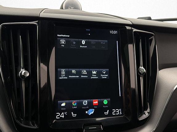 Volvo XC60 25 of 30