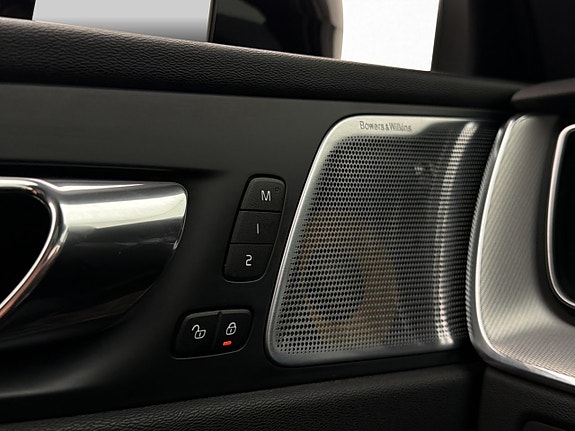 Volvo XC60 14 of 30