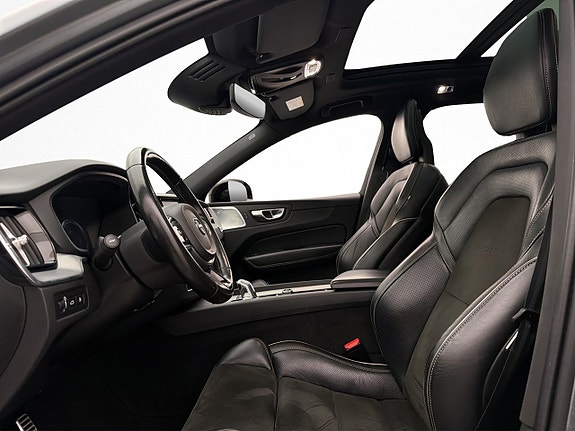 Volvo XC60 12 of 30