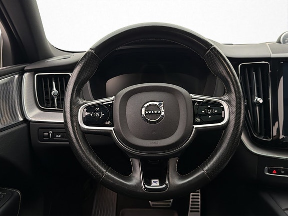 Volvo XC60 15 of 30