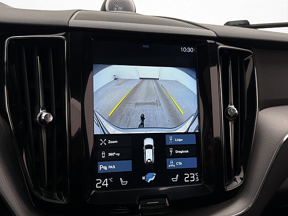Volvo XC60 21 of 30