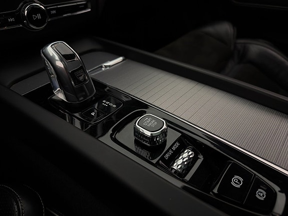 Volvo XC60 30 of 30