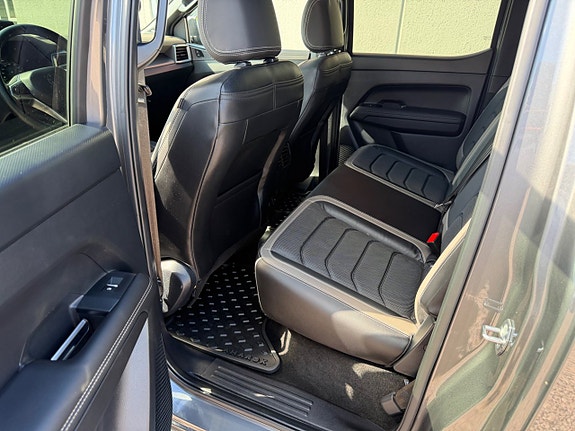 Volkswagen Amarok 10 of 16