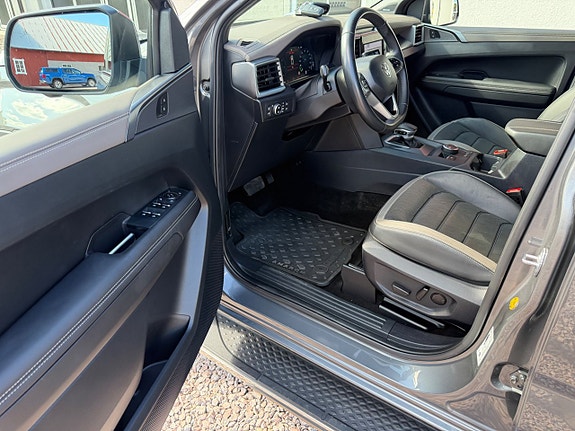 Volkswagen Amarok 8 of 16