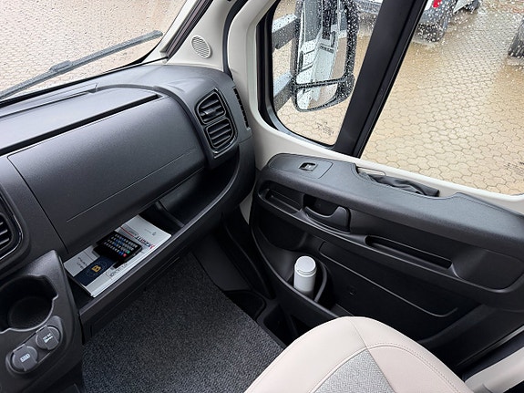 Adria Adria Mobil Coral 670 2.2 MultiJet Automatisk, 160 hk 17 of 30