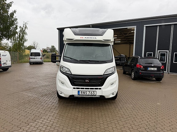 Adria Adria Mobil Coral 670 2.2 MultiJet Automatisk, 160 hk 2 of 30