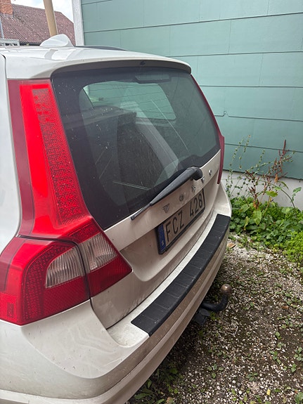 Volvo V70 4 of 6