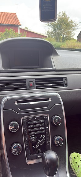 Volvo V70 3 of 6