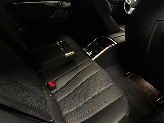 BMW M8 25 of 26